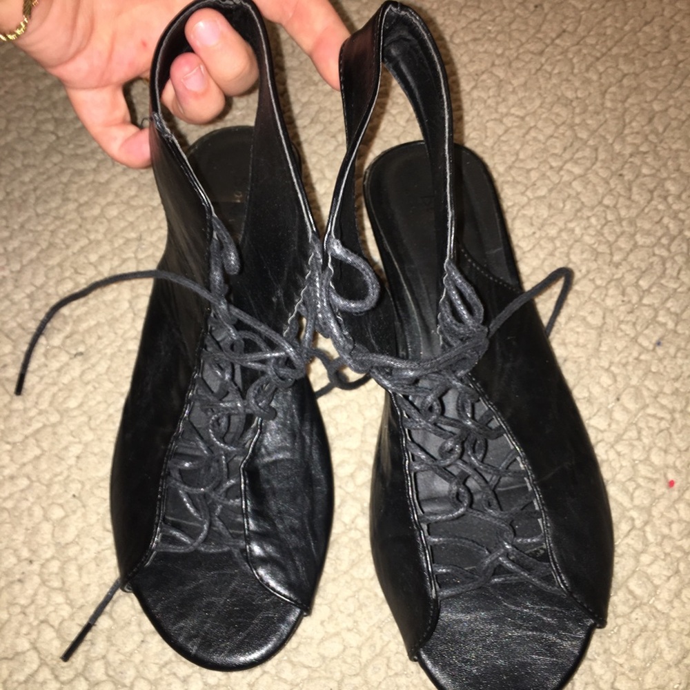 Lace up Sandals with small heel